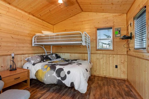 160A-10042 Township Road 422, Rural Ponoka County, AB - Indoor Photo Showing Bedroom