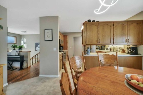 4 Blackstone Avenue, Lacombe, AB - Indoor