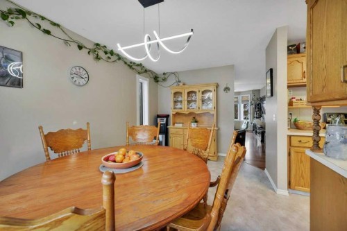4 Blackstone Avenue, Lacombe, AB - Indoor Photo Showing Dining Room