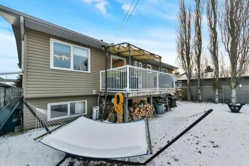 4 Blackstone Avenue, Lacombe, AB - Outdoor With Exterior