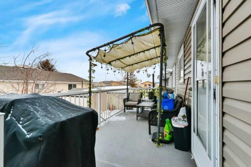 4 Blackstone Avenue, Lacombe, AB - Outdoor With Exterior