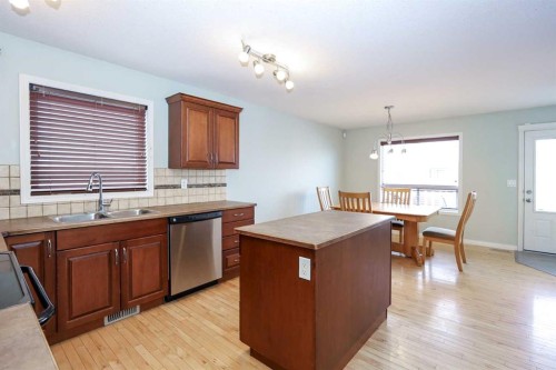 26 Jenner Crescent, Red Deer, AB - Indoor Photo Showing Kitchen With Double Sink