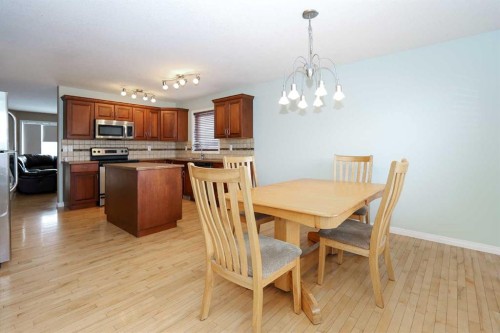 26 Jenner Crescent, Red Deer, AB - Indoor Photo Showing Dining Room