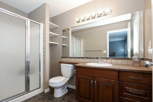 26 Jenner Crescent, Red Deer, AB - Indoor Photo Showing Bathroom