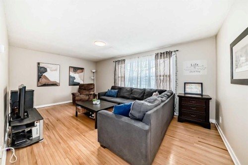 49 Poplar Crescent, Springbrook, AB 