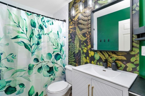 67 Garden Road, Lacombe, AB - Indoor Photo Showing Bathroom