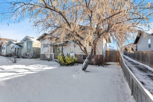 67 Garden Road, Lacombe, AB - Outdoor