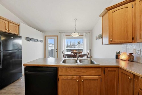 778 Lancaster Drive, Red Deer, AB - Indoor Photo Showing Kitchen With Double Sink