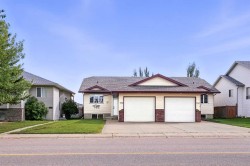 778 Lancaster Drive  Red Deer, AB T4R 2S9