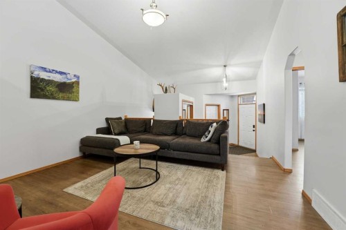 778 Lancaster Drive, Red Deer, AB - Indoor Photo Showing Living Room