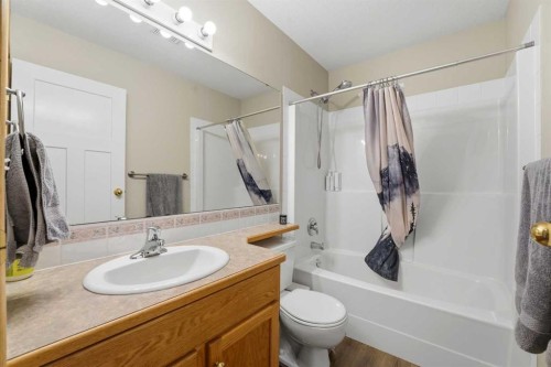 778 Lancaster Drive, Red Deer, AB - Indoor Photo Showing Bathroom