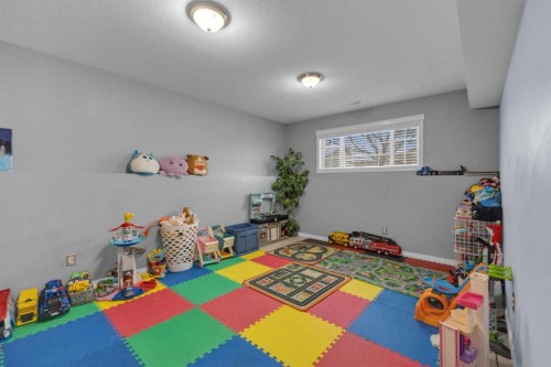 157 Kidd Close, Red Deer, AB - Indoor Photo Showing Other Room