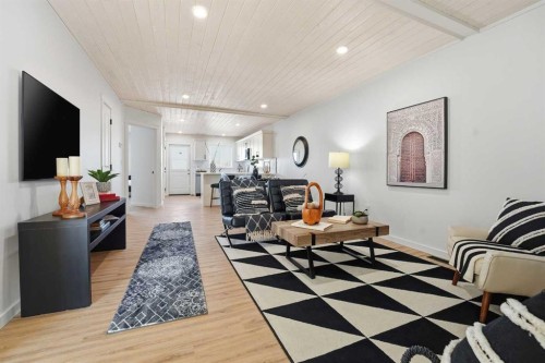 6 Metcalf Way, Lacombe, AB - Indoor