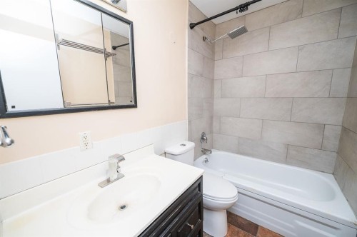 5811 43 Avenue, Red Deer, AB - Indoor Photo Showing Bathroom