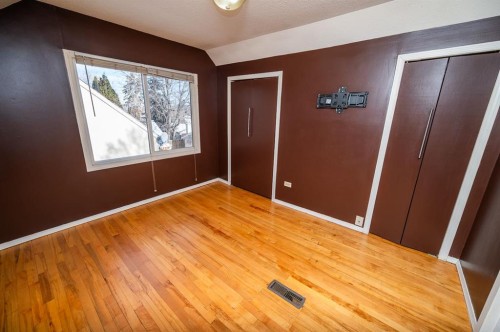 5811 43 Avenue, Red Deer, AB - Indoor Photo Showing Other Room