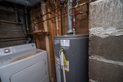 5811 43 Avenue, Red Deer, AB - Indoor