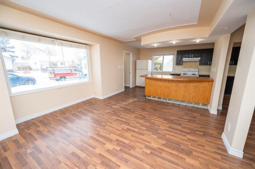 5811 43 Avenue, Red Deer, AB - Indoor