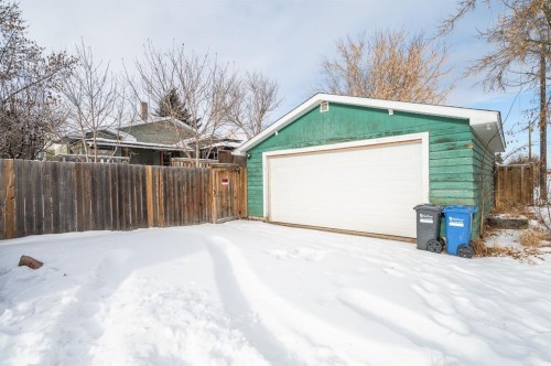 5811 43 Avenue, Red Deer, AB - Outdoor