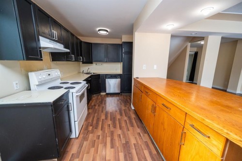 5811 43 Avenue, Red Deer, AB - Indoor Photo Showing Kitchen