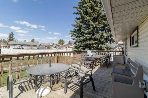 40 Neal Close, Red Deer, AB - Outdoor With Deck Patio Veranda With Exterior