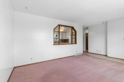 40 Neal Close, Red Deer, AB - Indoor Photo Showing Other Room