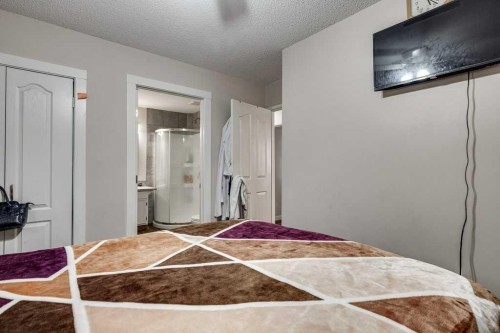 35 Ayers Avenue, Red Deer, AB - Indoor Photo Showing Bedroom
