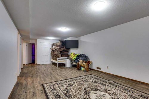 35 Ayers Avenue, Red Deer, AB - Indoor Photo Showing Other Room