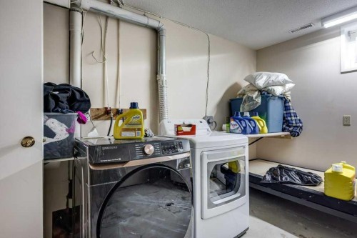 35 Ayers Avenue, Red Deer, AB - Indoor Photo Showing Laundry Room
