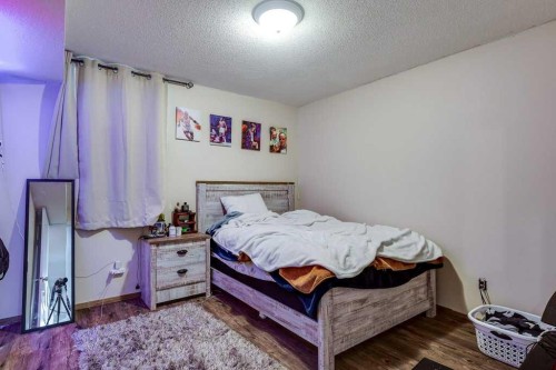 35 Ayers Avenue, Red Deer, AB - Indoor Photo Showing Bedroom