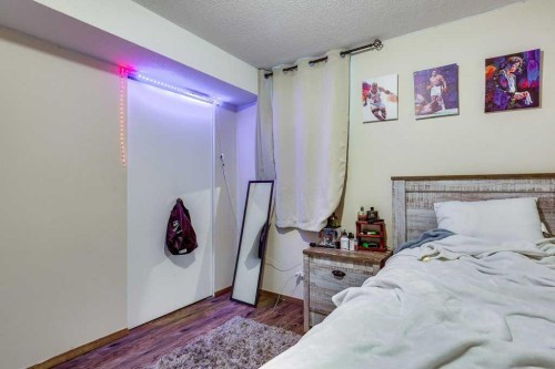 35 Ayers Avenue, Red Deer, AB - Indoor Photo Showing Bedroom