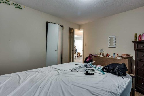 35 Ayers Avenue, Red Deer, AB - Indoor Photo Showing Bedroom