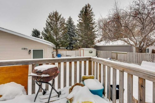 35 Ayers Avenue, Red Deer, AB - Outdoor
