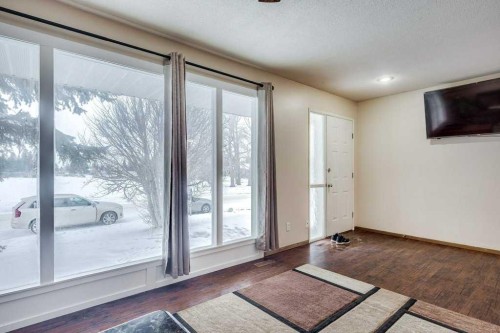 35 Ayers Avenue, Red Deer, AB - Indoor Photo Showing Other Room