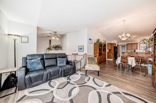 13 Rolling Hills Ridge, Blackfalds, AB - Indoor Photo Showing Living Room