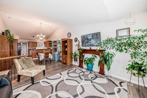 13 Rolling Hills Ridge, Blackfalds, AB - Indoor Photo Showing Other Room