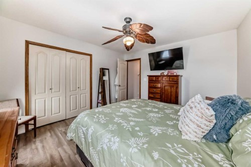 13 Rolling Hills Ridge, Blackfalds, AB - Indoor Photo Showing Bedroom