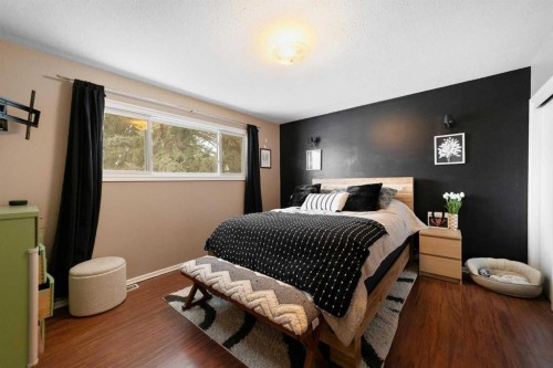 5228 53 Avenue, Viking, AB - Indoor Photo Showing Bedroom