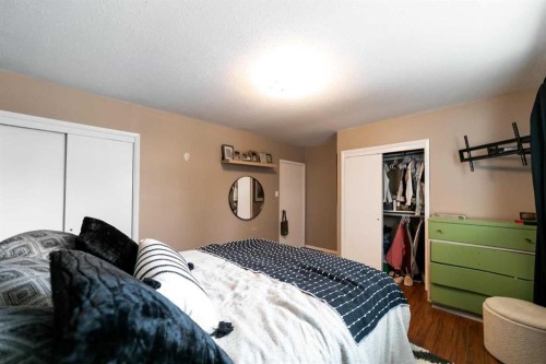 5228 53 Avenue, Viking, AB - Indoor Photo Showing Bedroom
