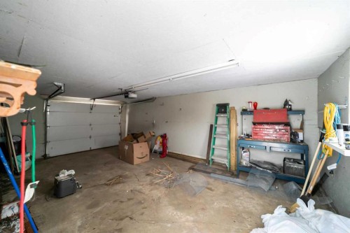 5228 53 Avenue, Viking, AB - Indoor Photo Showing Garage