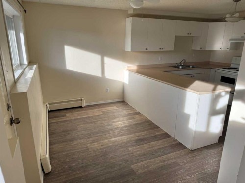 7 Nyberg Avenue, Red Deer, AB - Indoor Photo Showing Other Room