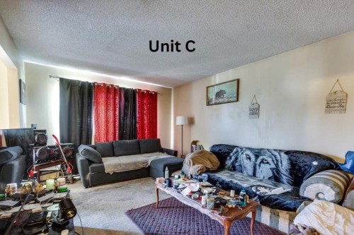 7 Nyberg Avenue, Red Deer, AB - Indoor Photo Showing Living Room