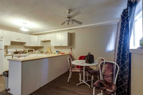 7 Nyberg Avenue, Red Deer, AB - Indoor Photo Showing Kitchen