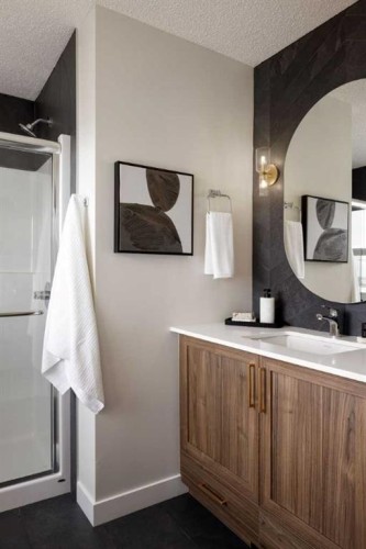 329 Creekside Drive Sw, Calgary, AB - Indoor Photo Showing Bathroom