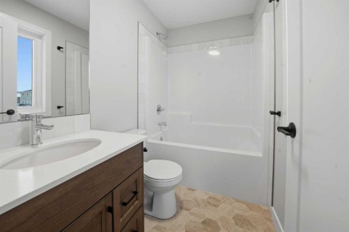17 Gray Close, Sylvan Lake, AB - Indoor Photo Showing Bathroom