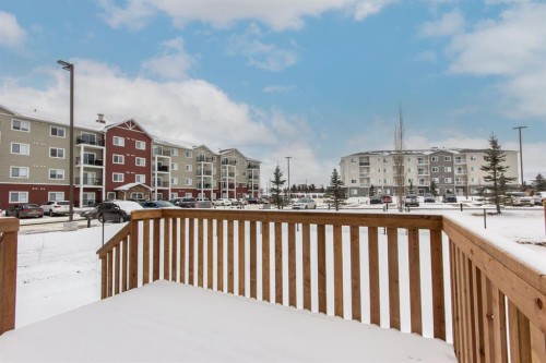 12 Trinity Street, Lacombe, AB - Outdoor