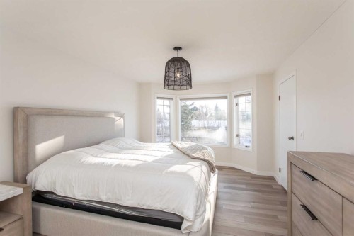 10 Pickwick Lane, Lacombe, AB - Indoor Photo Showing Bedroom