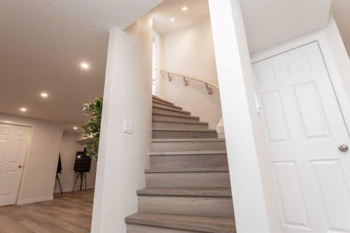 10 Pickwick Lane, Lacombe, AB - Indoor Photo Showing Other Room