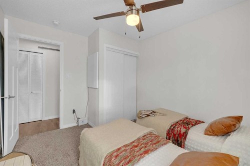 19-41019 Range Road 11, Rural Lacombe County, AB - Indoor Photo Showing Bedroom