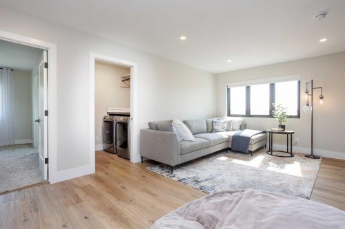 125 Emerald Drive, Red Deer, AB - Indoor Photo Showing Living Room