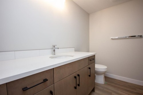 37 Terra Close, Red Deer, AB - Indoor Photo Showing Bathroom